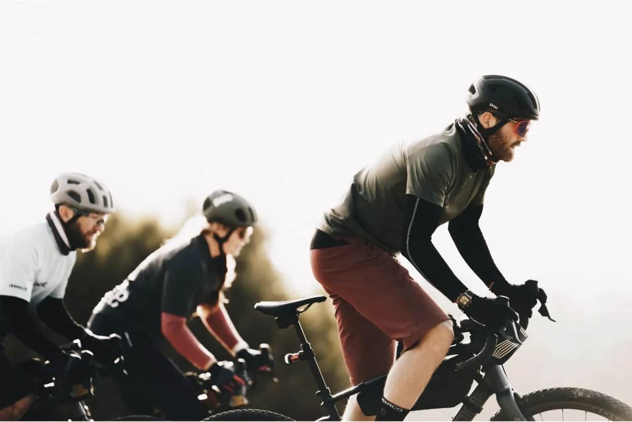 Jakie okulary fotochromowe na rower zapewnią komfort i ochronę?