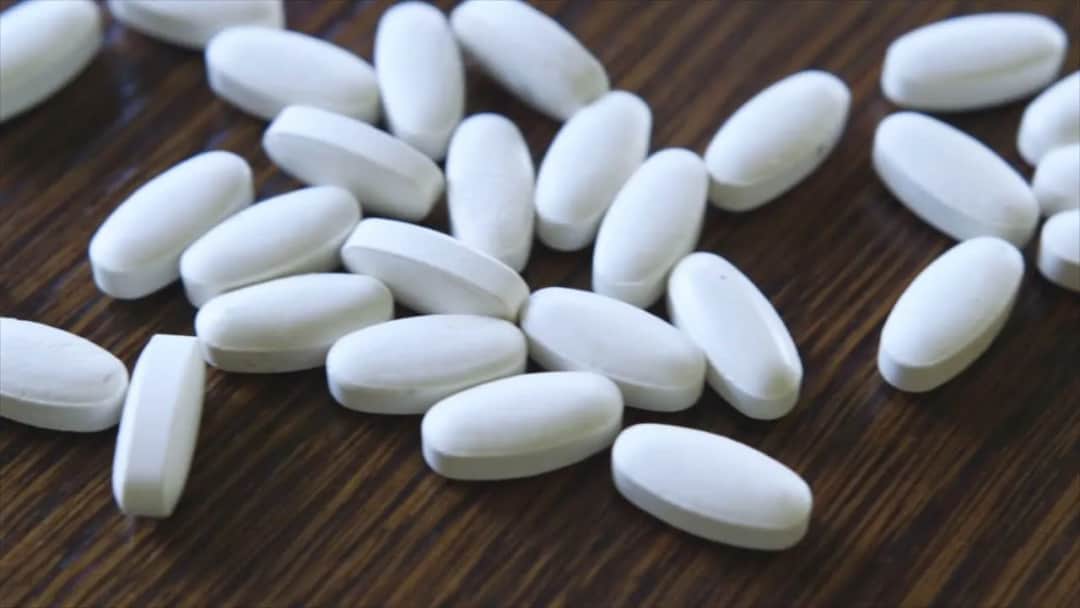 Skuteczne leki na szumy uszne - co naprawdę pomaga w leczeniu?